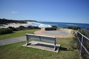 Caves Beach lookout 2