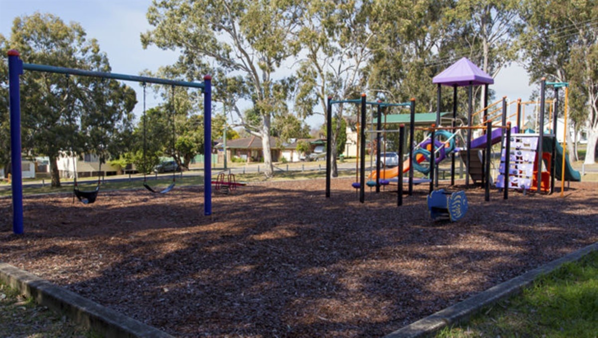 Hall Street Reserve Playground - Lake Macquarie City Council