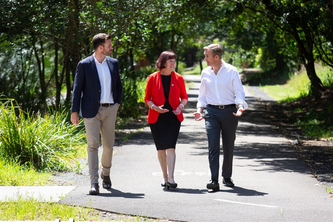 Lower Hunter City Commissioner Matt Endacott, Mayor Kay Fraser and Minister Rob Stokes on the Fernleigh Track at Belmont.jpg